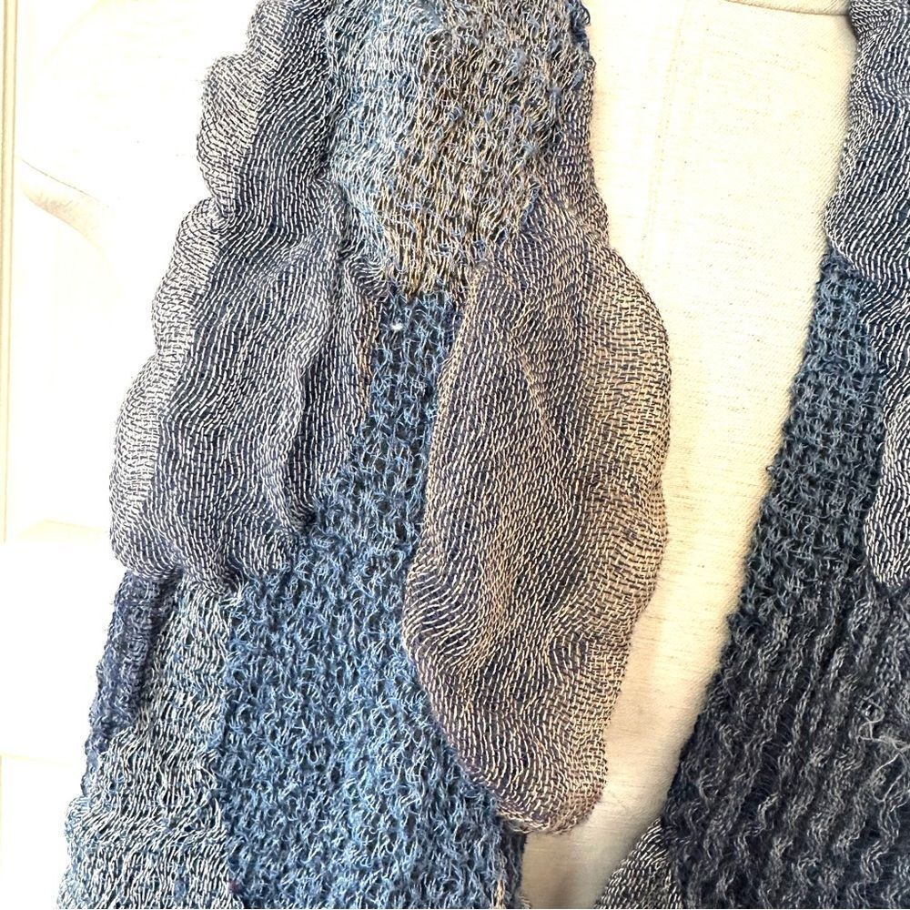 Long blue scarf - Picture 9 of 9